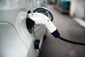 Policy_Decarbonisation_Electric Vehicle EV car charging 04.jpg