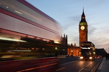 Places_Other_Location_London_At Night - 2 (Static).jpg