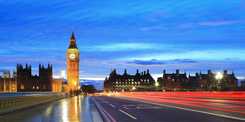 Places_Other_Location_London_At Night - 1 (Static).jpg